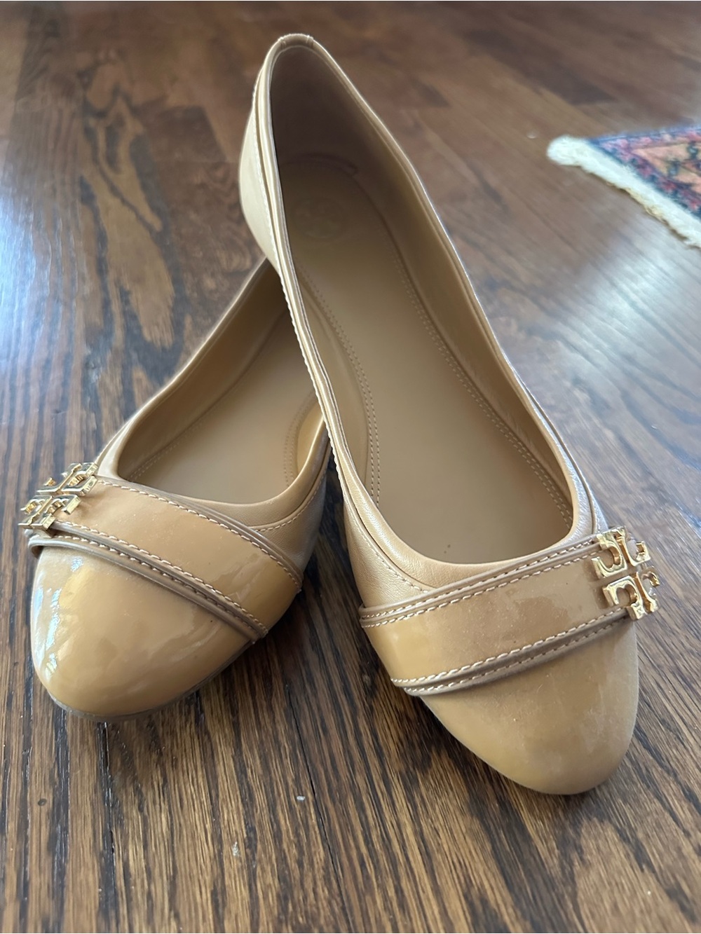 Tory Burch Tan Leather & Patent Gold Cap-Toe Flats Size 10.5